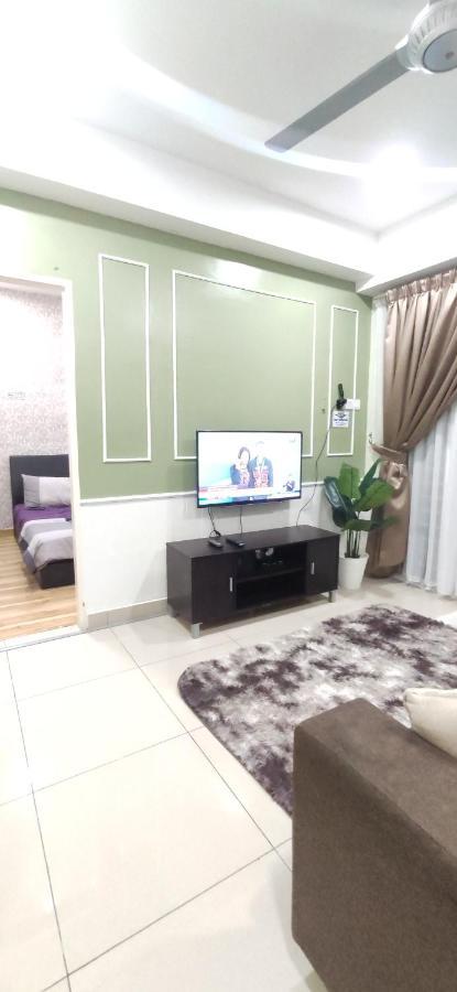 Ferienwohnung Dperdana -Dinies Pool,Wifi, Centre Of Kota Bharu, 4-5 Pax Exterior foto